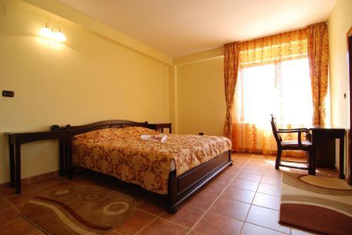 Grand Hotel Perla Ciucasului Tarlungeni Luaran gambar